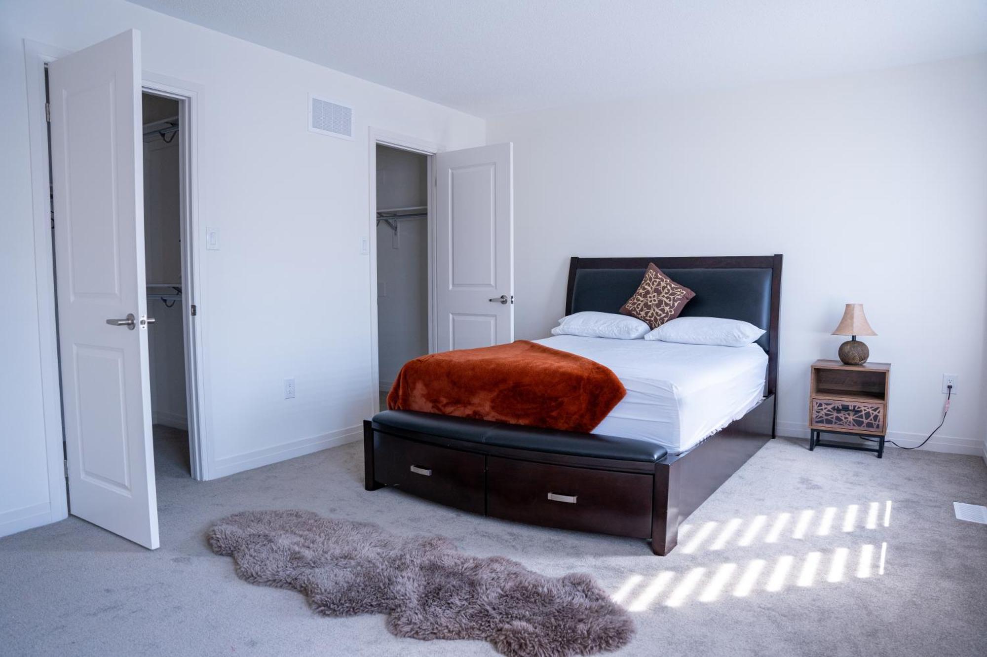 Вилла Modern 4Br House In Barrie! Экстерьер фото