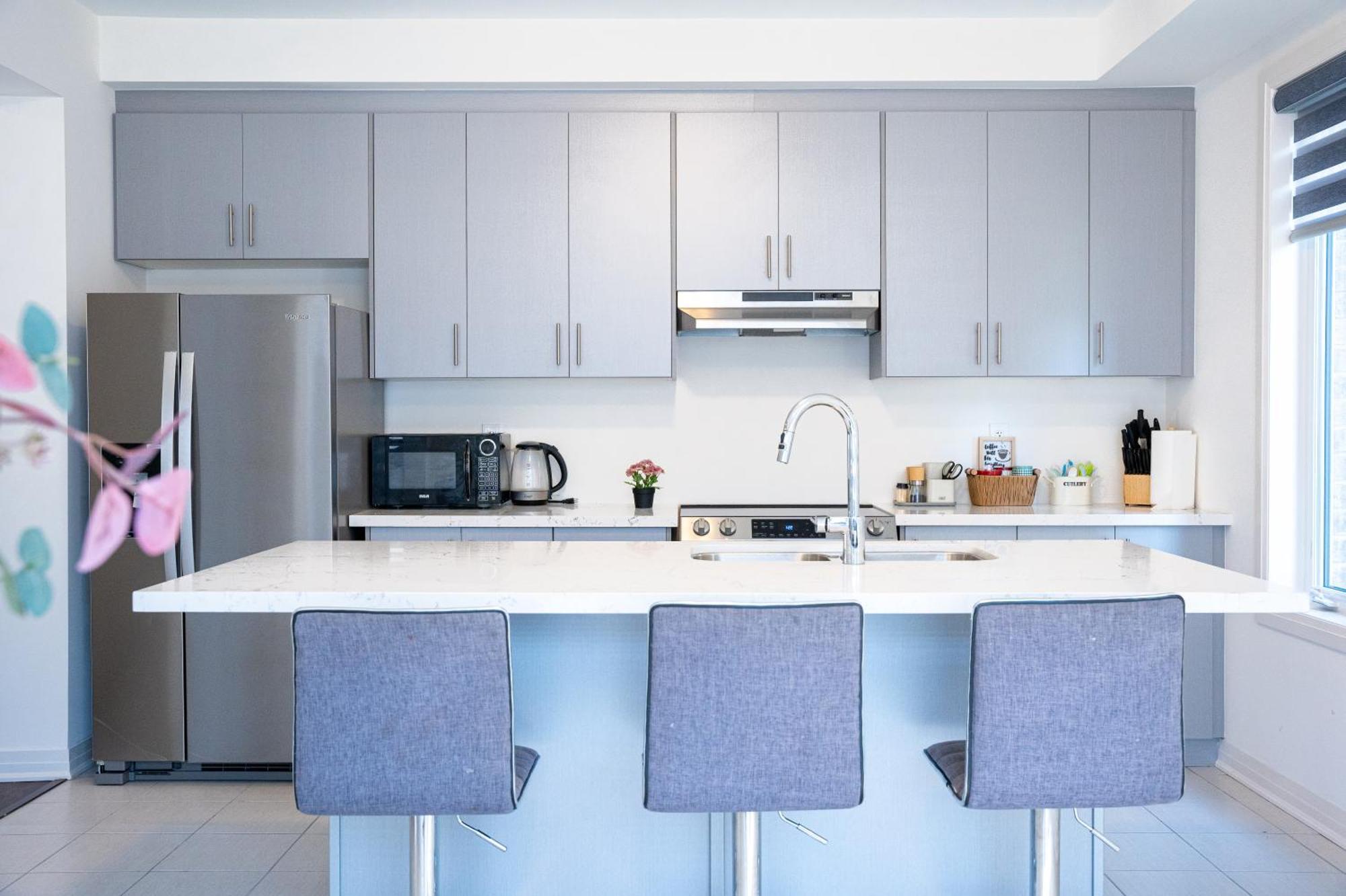 Вилла Modern 4Br House In Barrie! Экстерьер фото